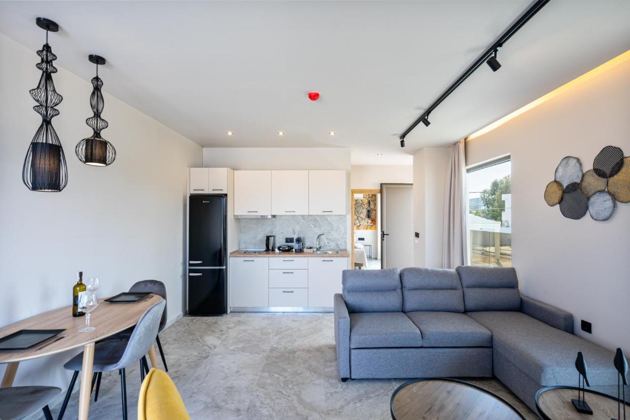 Pathos Seaside Suites Фаліракі Екстер'єр фото